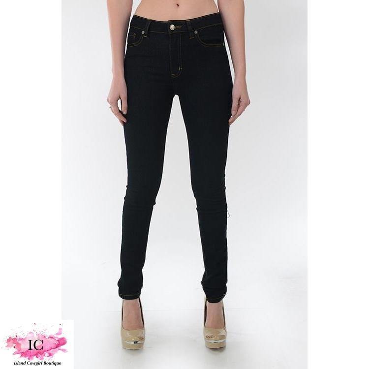 Curvy Girl Judy Blue Black Skinny Jeans – Island Cowgirl Boutique Warehouse