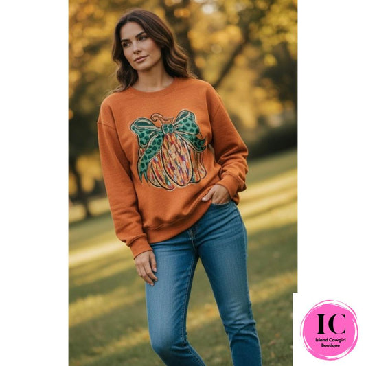 Hello Harvest Graphic Tee